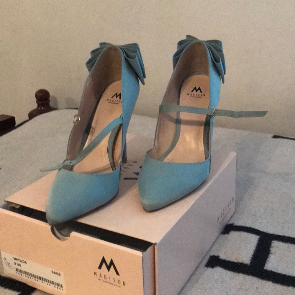 Madison by shoedazzle Matilda heels size 8us